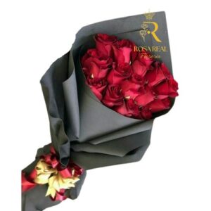Ramo de 15 Rosas en Forma de Escalera