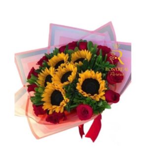 Ramo de 12 Rosas y 5 Girasoles para Regalo Especial