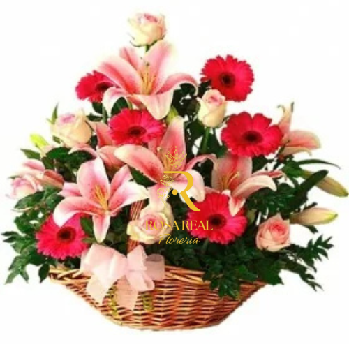 Canasta Floral con 6 Rosas, 6 Gerberas y 6 Lilium