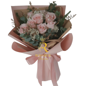 Detalle Romántico y Elegante 8 rosas rosadas