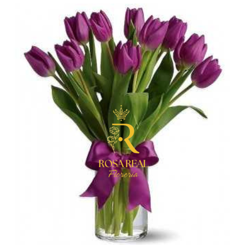 Arreglo floral de 12 tulipanes morados en florero de vidrio con lazo decorativo